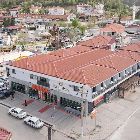 فتحية Red Moon Suites المظهر الخارجي الصورة